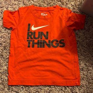 Boys size 4t shirt